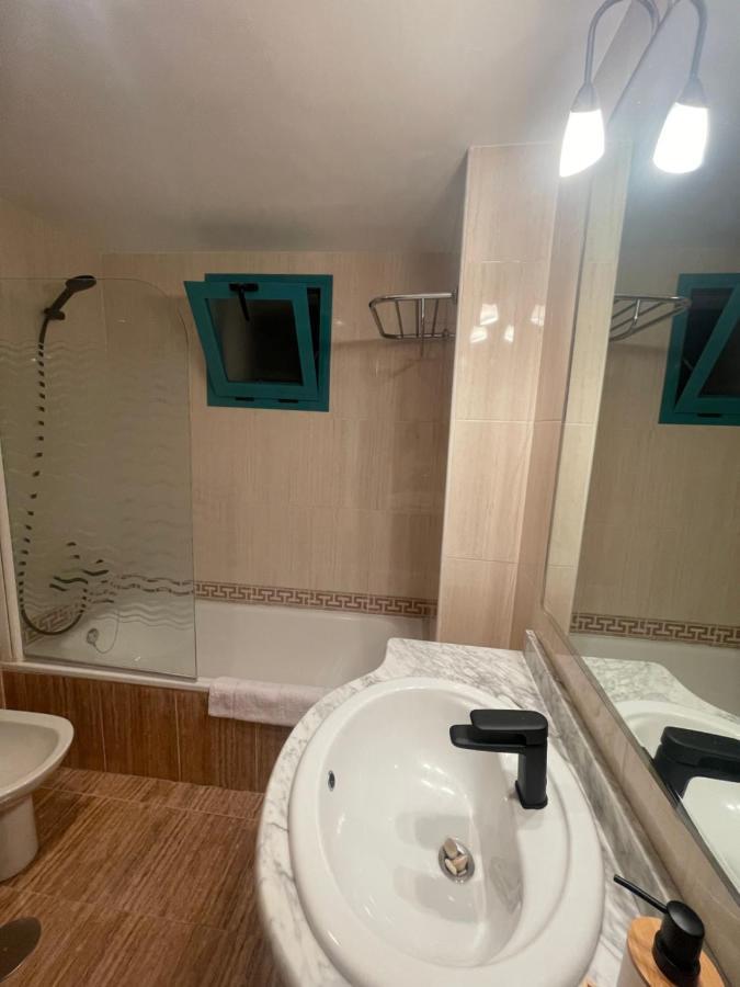 Traveler'S Beach Apartment With Sea View, Free Coffee & Parking Benidorm Bagian luar foto